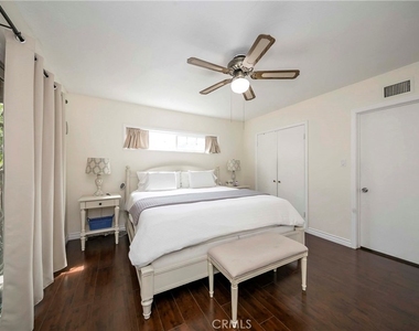 1037 W Ash - Photo Thumbnail 9