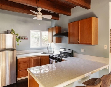 9902 Sunland Boulevard - Photo Thumbnail 11