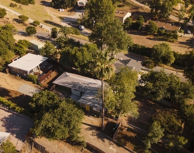 9900 Sunland Boulevard - Photo Thumbnail 20