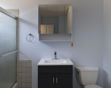 9900 Sunland Boulevard - Photo Thumbnail 13
