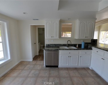 26745 Avenida Las Palmas - Photo Thumbnail 10