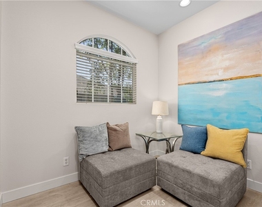 20 Leucadia - Photo Thumbnail 4