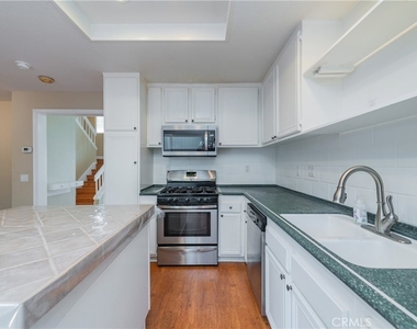 134 Monroe - Photo Thumbnail 13