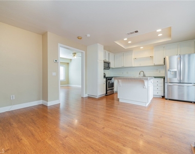 134 Monroe - Photo Thumbnail 8
