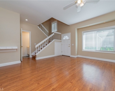 134 Monroe - Photo Thumbnail 4