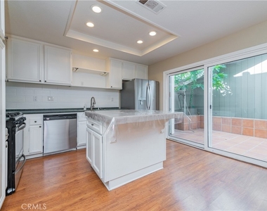 134 Monroe - Photo Thumbnail 10
