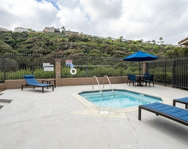2380 Del Mar Way - Photo Thumbnail 3