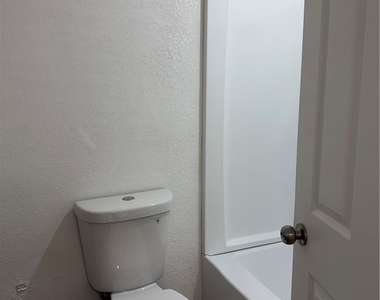 10612 Hawthorne Avenue - Photo Thumbnail 9