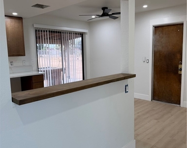 10612 Hawthorne Avenue - Photo Thumbnail 8