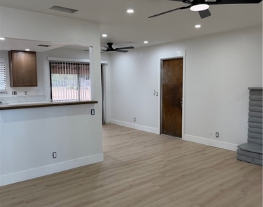 10612 Hawthorne Avenue - Photo Thumbnail 1