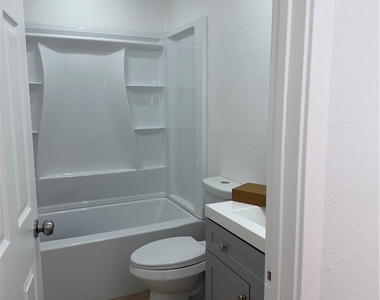 10612 Hawthorne Avenue - Photo Thumbnail 6