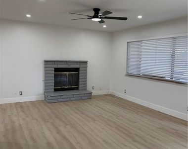 10612 Hawthorne Avenue - Photo Thumbnail 7