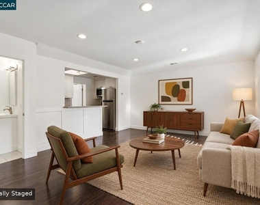 939 Mountain View Dr - Photo Thumbnail 1