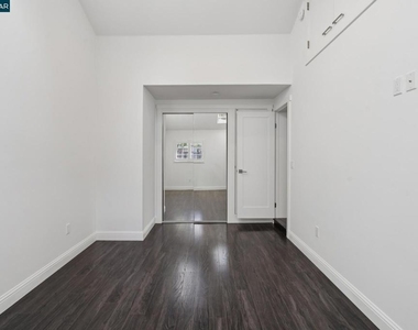 939 Mountain View Dr - Photo Thumbnail 5