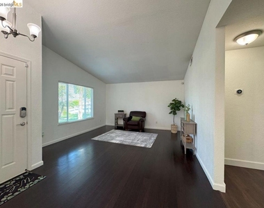 1769 Teresa Ln - Photo Thumbnail 4