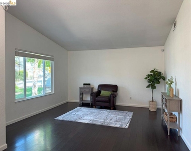1769 Teresa Ln - Photo Thumbnail 6