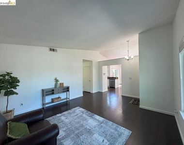 1769 Teresa Ln - Photo Thumbnail 7