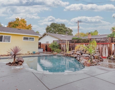 1531 Arkell Rd - Photo Thumbnail 17