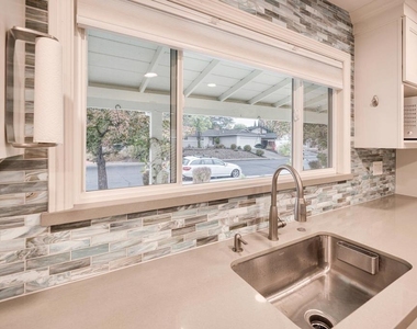 1531 Arkell Rd - Photo Thumbnail 11