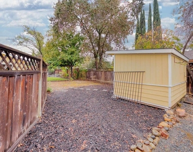 1531 Arkell Rd - Photo Thumbnail 22