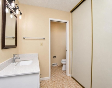 817 Basalt Way - Photo Thumbnail 20