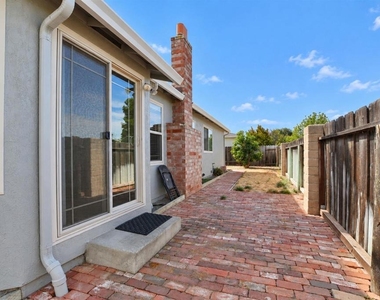 817 Basalt Way - Photo Thumbnail 21