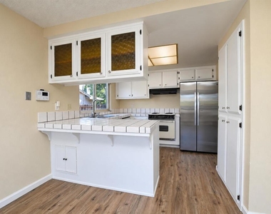 817 Basalt Way - Photo Thumbnail 8