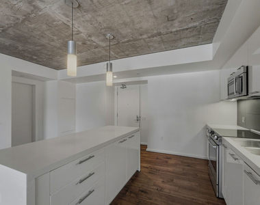 8500 W Sunset Boulevard - Photo Thumbnail 8