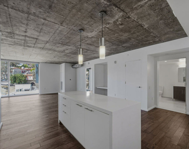 8500 W Sunset Boulevard - Photo Thumbnail 2