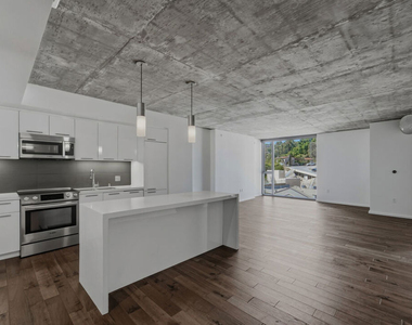 8500 W Sunset Boulevard - Photo Thumbnail 7