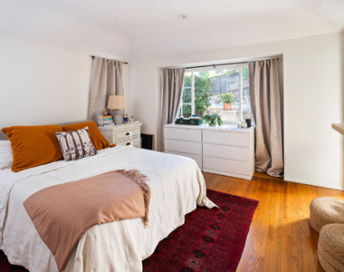 11622 Sunshine Terrace - Photo Thumbnail 9