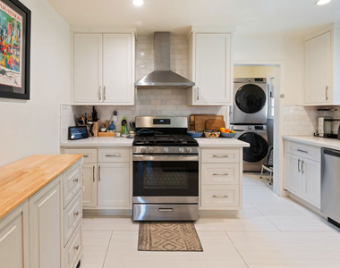 11622 Sunshine Terrace - Photo Thumbnail 5