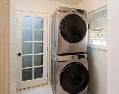 11622 Sunshine Terrace - Photo Thumbnail 8