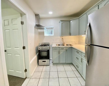 2966 E St - Photo Thumbnail 5