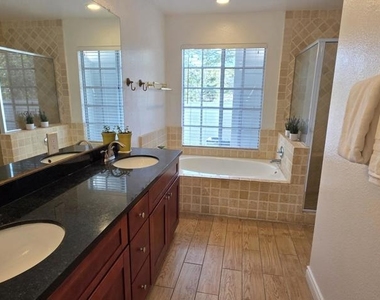 5645 Tanner Ridge Avenue - Photo Thumbnail 28