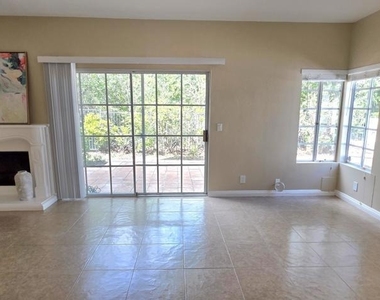 5645 Tanner Ridge Avenue - Photo Thumbnail 9