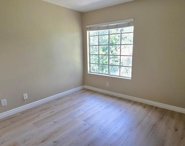 5645 Tanner Ridge Avenue - Photo Thumbnail 27