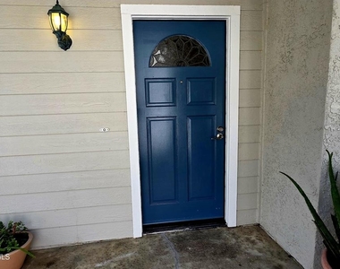5645 Tanner Ridge Avenue - Photo Thumbnail 4