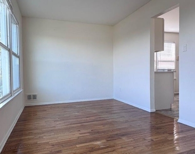 1539 Bell Boulevard - Photo Thumbnail 5