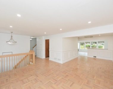 11 Castle Drive - Photo Thumbnail 5