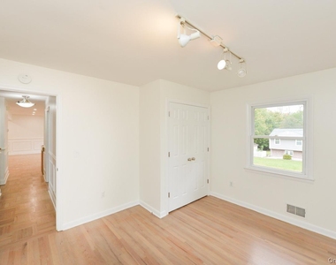 11 Castle Drive - Photo Thumbnail 14