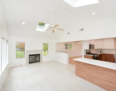 11 Castle Drive - Photo Thumbnail 8