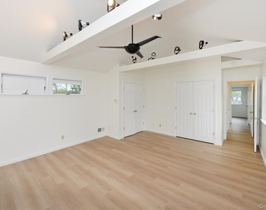 11 Castle Drive - Photo Thumbnail 12