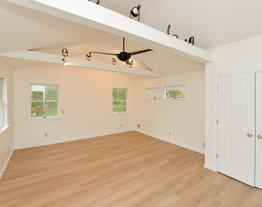 11 Castle Drive - Photo Thumbnail 11