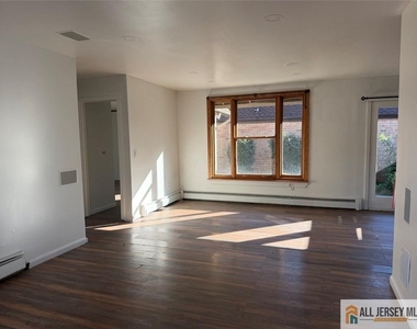 31 Ardsley Court - Photo Thumbnail 1