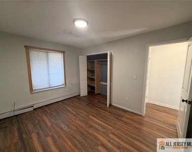 31 Ardsley Court - Photo Thumbnail 7