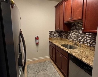 623 Doral Court - Photo Thumbnail 7