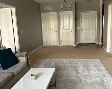 623 Doral Court - Photo Thumbnail 2