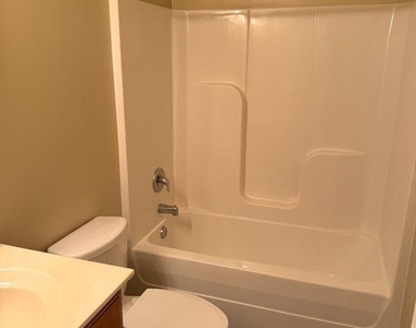 11082 Jones Mill Road - Photo Thumbnail 6