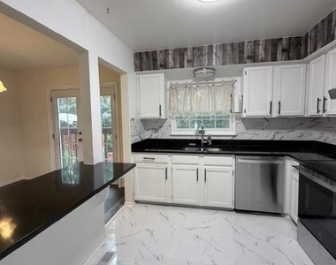 14934 Lady Madonna Court - Photo Thumbnail 5